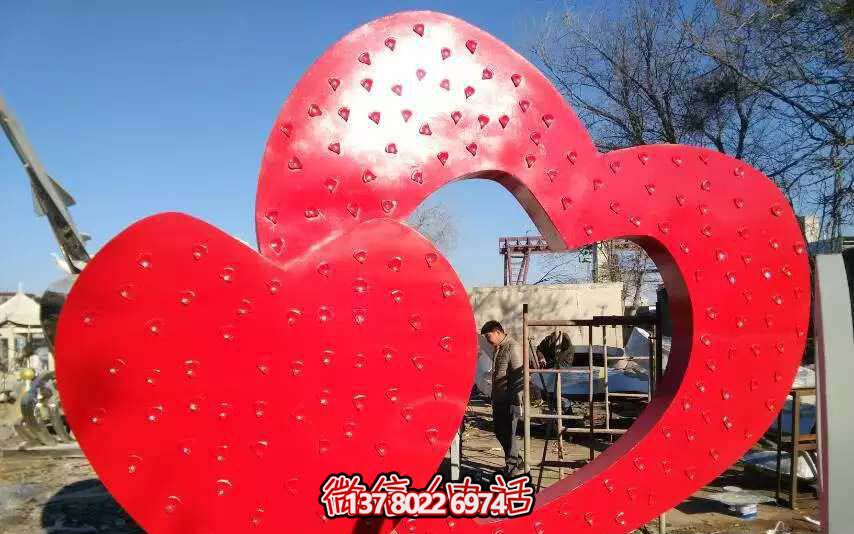 玻璃鋼抽象紅色愛心雕塑 玻璃鋼抽象紅色愛心雕塑