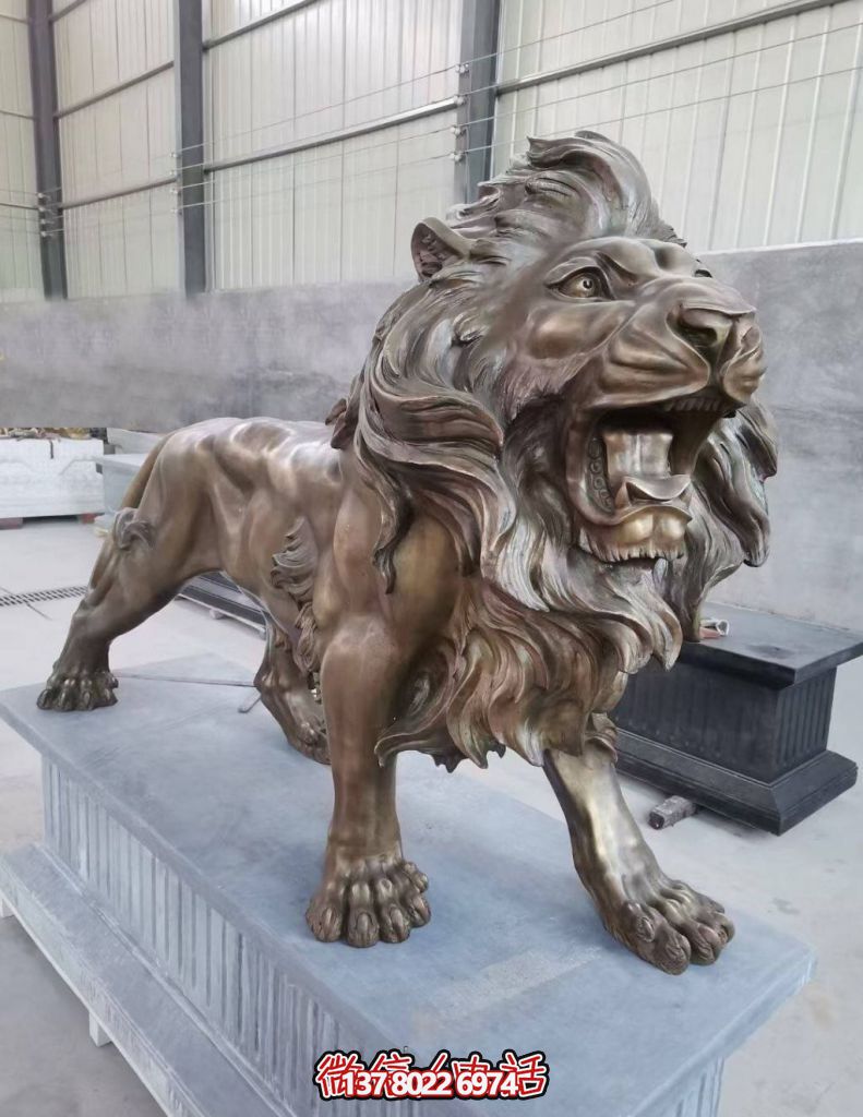 銅雕塑——鑄銅獅子，線條流暢，富有動感，栩栩如生